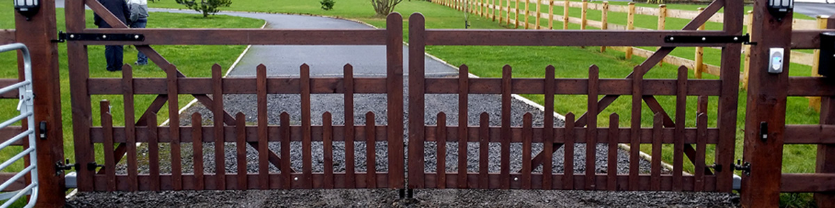 Carriage Gate Gate  from the Timbergate Country Range of Timber Gates