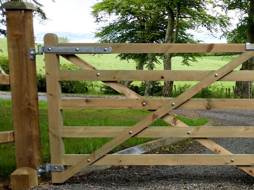 Diamond Brace Gates from Timbergate