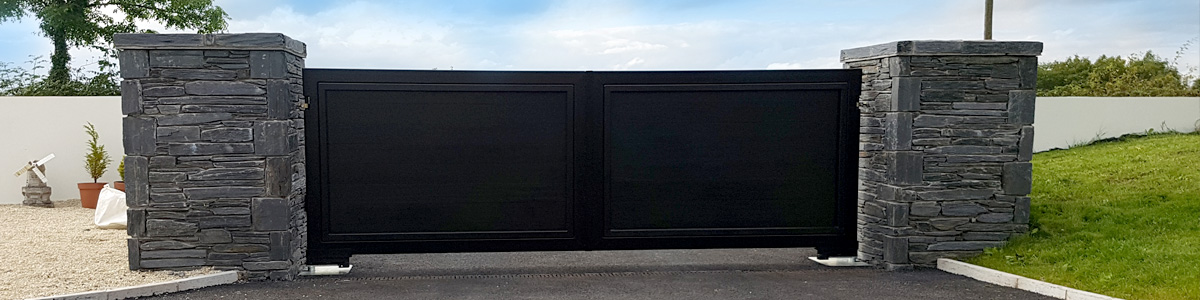 Dunluce Gate  from the Timbergate Modern Range of Timber Gates