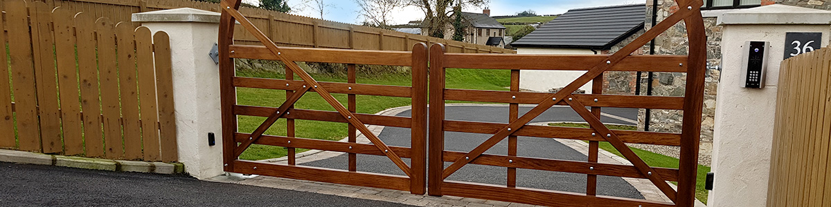 Estate Gate Gate  from the Timbergate Country Range of Timber Gates