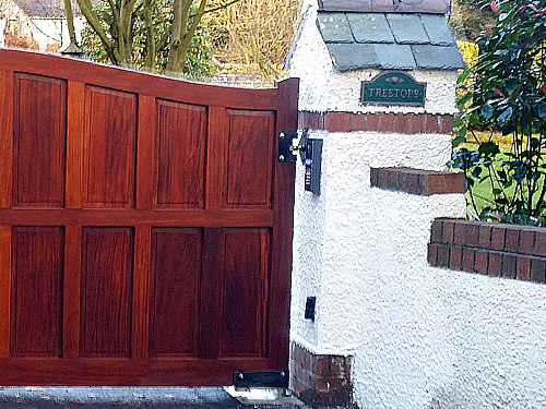 Musgrave Gates from Timbergate