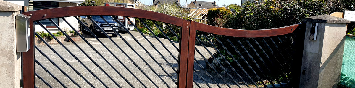 Seapark Gate  from the Timbergate Modern Range of Timber Gates